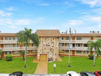 500 W Village Green Cir W