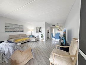 500 W Village Green Cir W 203, Palm Springs FL 33461