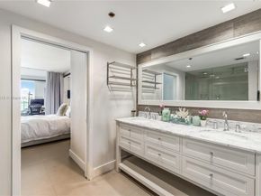 10 Venetian Way 1503, Miami Beach FL 33139