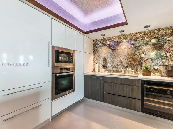 10 Venetian Way 1503, Miami Beach FL 33139