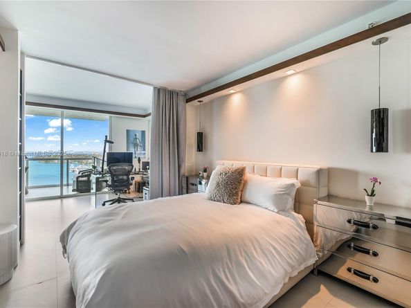 10 Venetian Way 1503, Miami Beach FL 33139