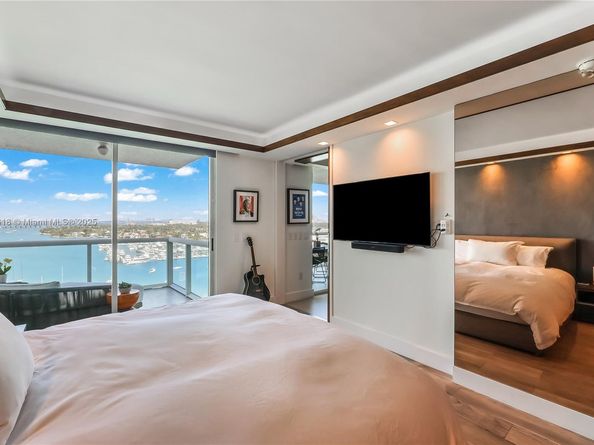 10 Venetian Way 1503, Miami Beach FL 33139