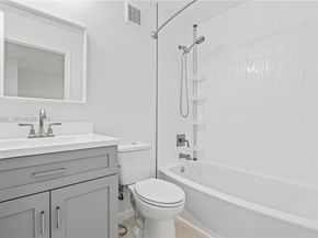 4722 Lago Vista Dr, Coconut Creek FL 33073