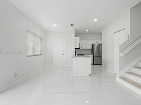 4722 Lago Vista Dr, Coconut Creek FL 33073