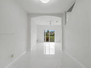 4722 Lago Vista Dr, Coconut Creek FL 33073