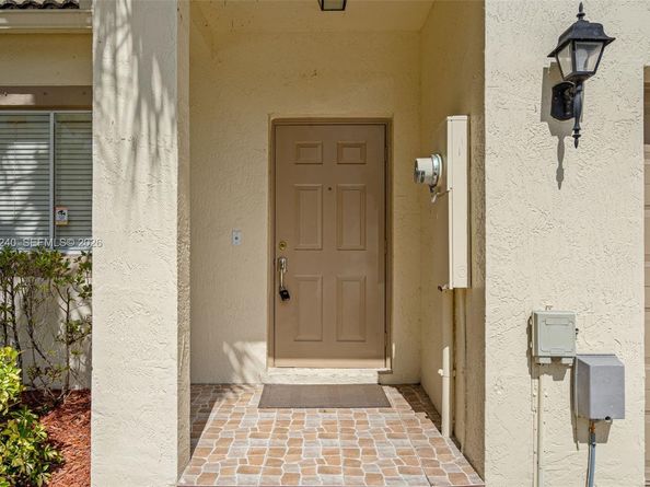 4722 Lago Vista Dr, Coconut Creek FL 33073