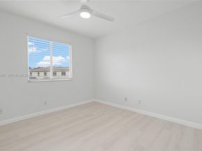 4722 Lago Vista Dr, Coconut Creek FL 33073