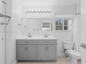 4722 Lago Vista Dr, Coconut Creek FL 33073