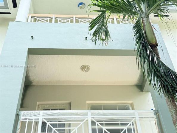 312 SW 14th Ave, Fort Lauderdale FL 33312