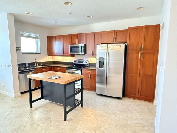 312 SW 14th Ave, Fort Lauderdale FL 33312