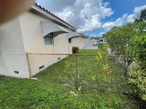 265 W 55th St, Hialeah FL 33012