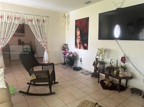 265 W 55th St, Hialeah FL 33012