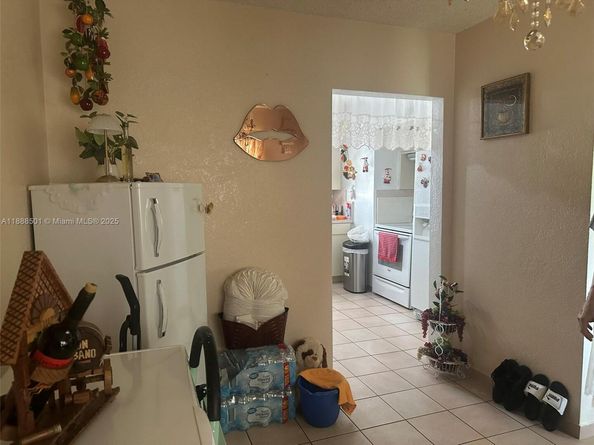 265 W 55th St, Hialeah FL 33012