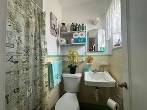 265 W 55th St, Hialeah FL 33012