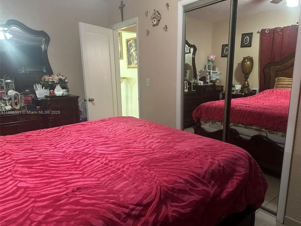 265 W 55th St, Hialeah FL 33012
