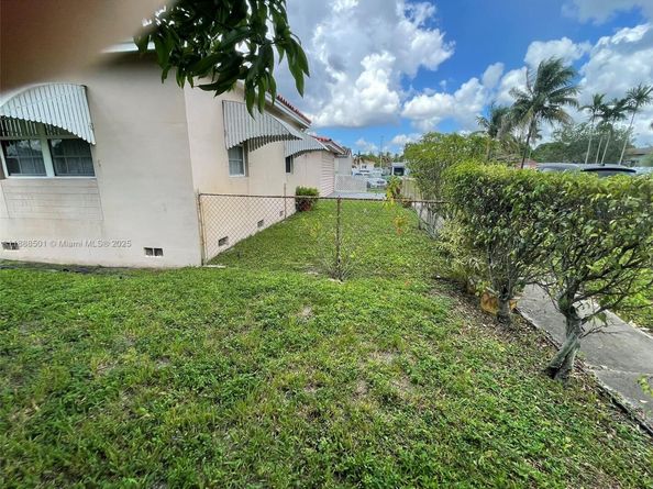 265 W 55th St, Hialeah FL 33012