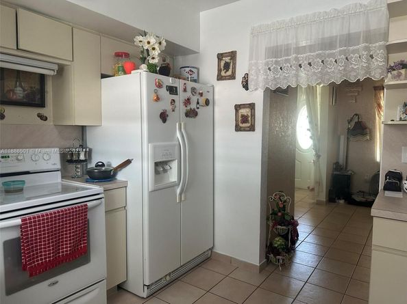 265 W 55th St, Hialeah FL 33012