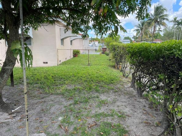 265 W 55th St, Hialeah FL 33012