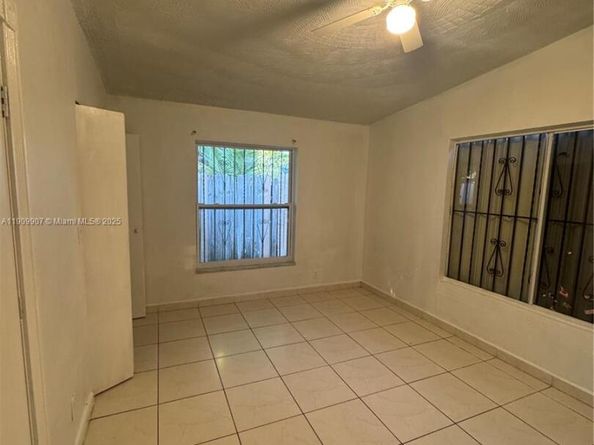 20769 NW 41st Ave Rd, Miami Gardens FL 33055