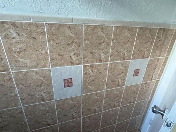 20769 NW 41st Ave Rd, Miami Gardens FL 33055