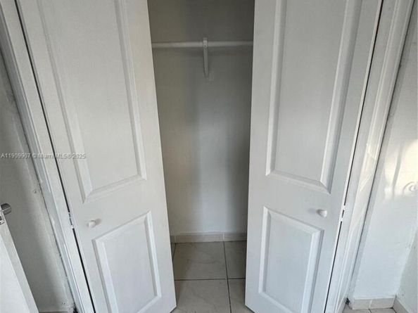 20769 NW 41st Ave Rd, Miami Gardens FL 33055