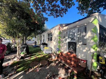 299 NW 43rd St