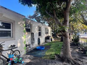 299 NW 43rd St, Miami FL 33127