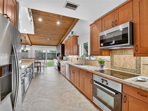 530 NW 78th Ter, Plantation FL 33324