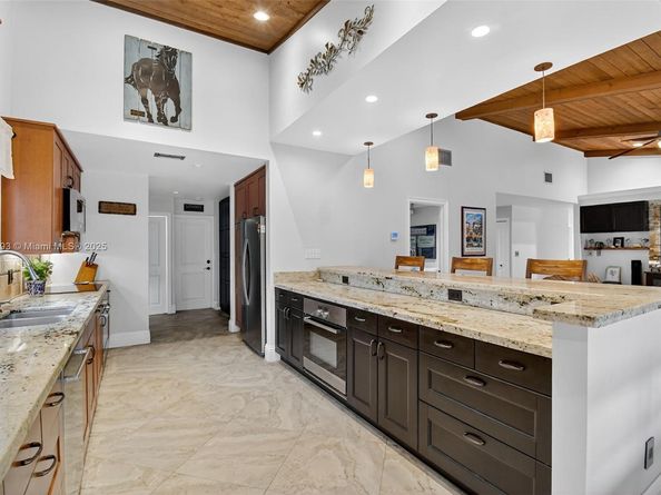 530 NW 78th Ter, Plantation FL 33324