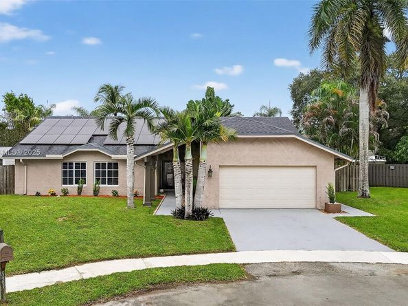 530 NW 78th Ter, Plantation FL 33324