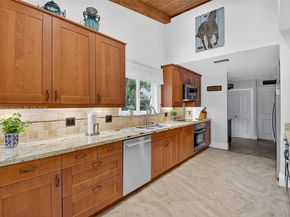 530 NW 78th Ter, Plantation FL 33324