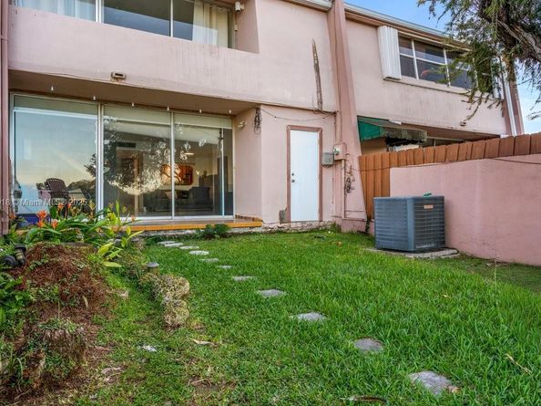 14105 SW Kendale Lakes Cir, Miami FL 33183