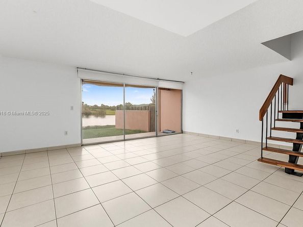 14105 SW Kendale Lakes Cir, Miami FL 33183