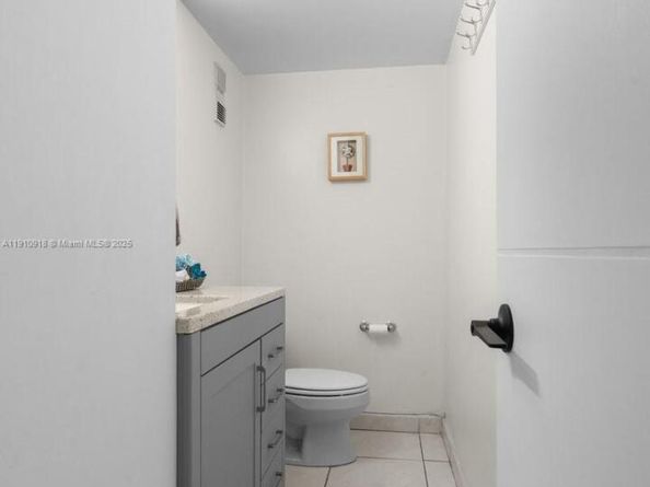 14105 SW Kendale Lakes Cir, Miami FL 33183