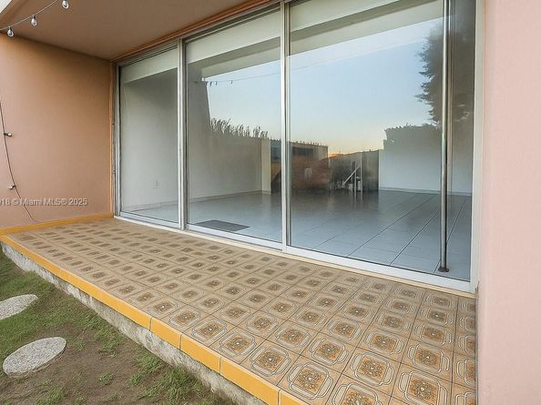 14105 SW Kendale Lakes Cir, Miami FL 33183