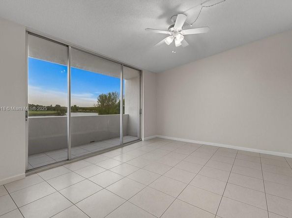 14105 SW Kendale Lakes Cir, Miami FL 33183