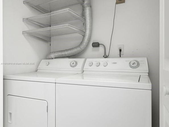 14105 SW Kendale Lakes Cir, Miami FL 33183