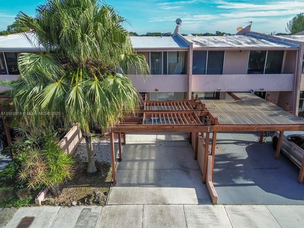 14105 SW Kendale Lakes Cir, Miami FL 33183