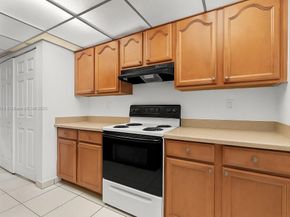 14105 SW Kendale Lakes Cir, Miami FL 33183