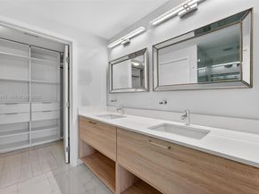 16385 Biscayne Blvd 2920, North Miami Beach FL 33160