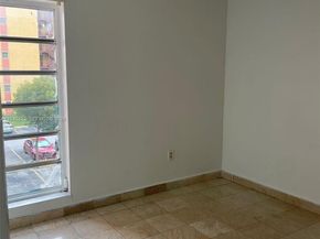 4721 NW 7th St 30512, Miami FL 33126