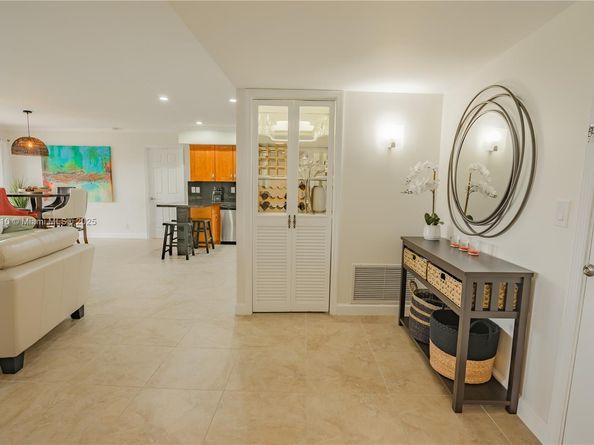 Undisclosed Address #A11832210, Hallandale Beach FL 33009
