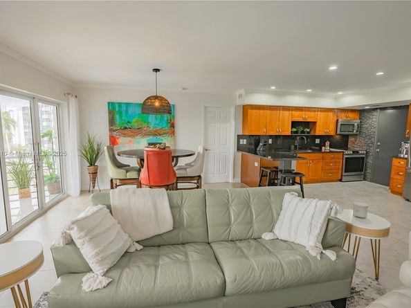 Undisclosed Address #A11832210, Hallandale Beach FL 33009