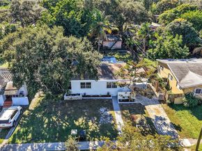 870 NE 144th St, North Miami FL 33161
