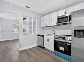 870 NE 144th St, North Miami FL 33161