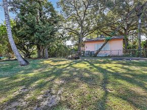 870 NE 144th St, North Miami FL 33161