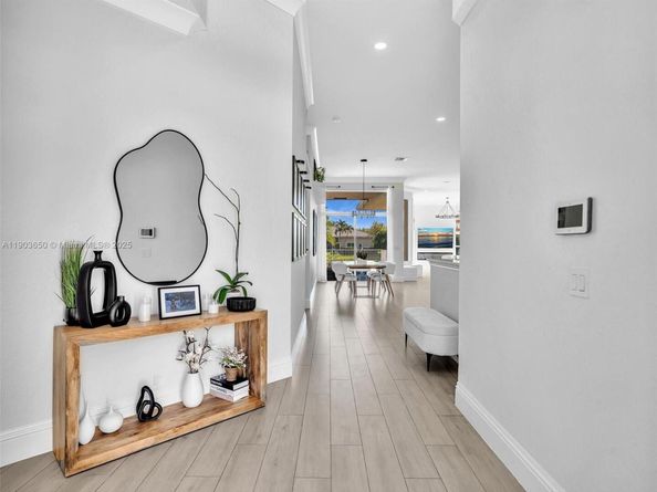 5039 NW 124th Way, Coral Springs FL 33076