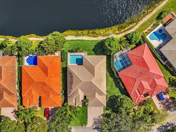 5039 NW 124th Way, Coral Springs FL 33076