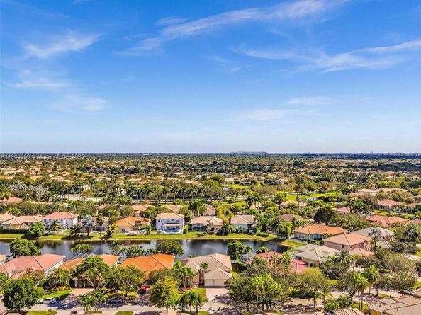 5039 NW 124th Way, Coral Springs FL 33076