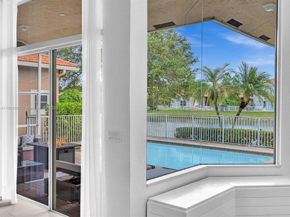 5039 NW 124th Way, Coral Springs FL 33076